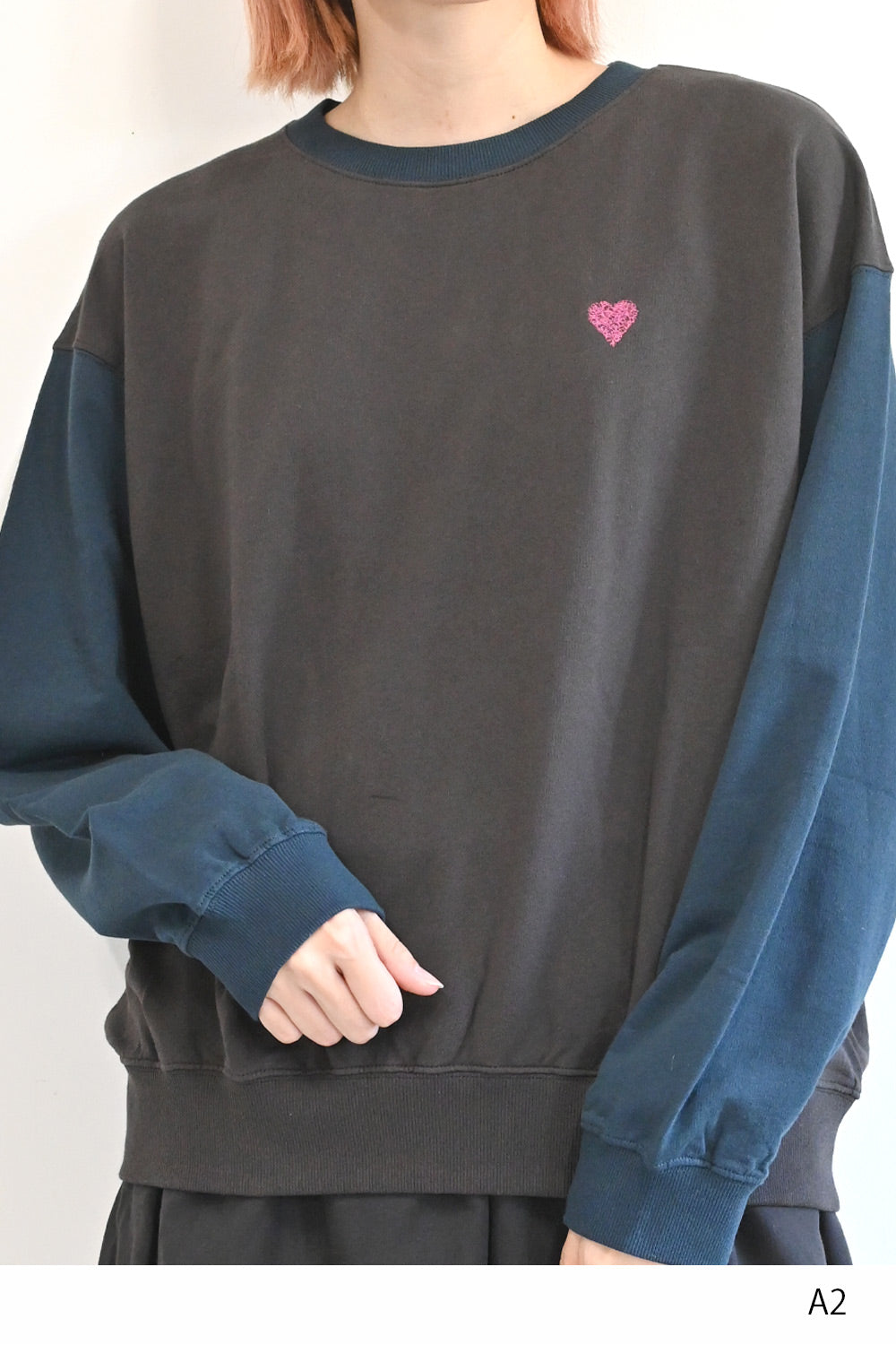 ENFOLD ハードコンパクト裏毛 デコラプルオーバー　スウェット　ネイビー ENFOLD ハードコンパクト裏毛 デコラプルオーバースウェットネイビー