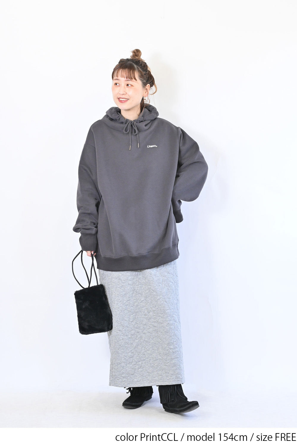 L'A MOUR 刺繍パーカー