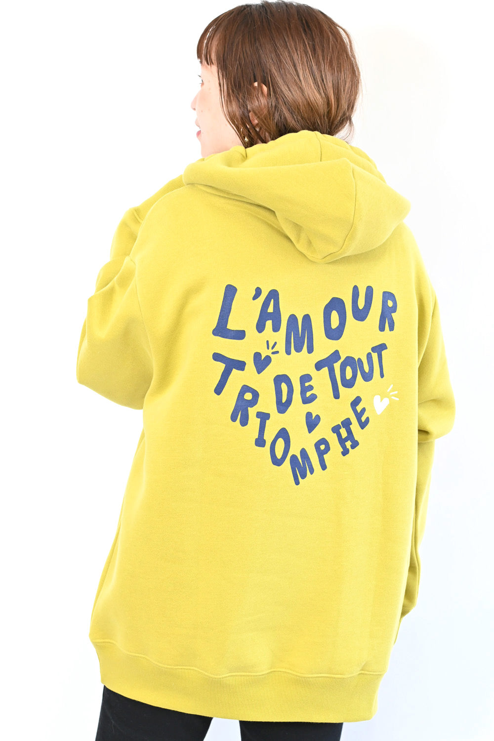 L'A MOUR 刺繍パーカー