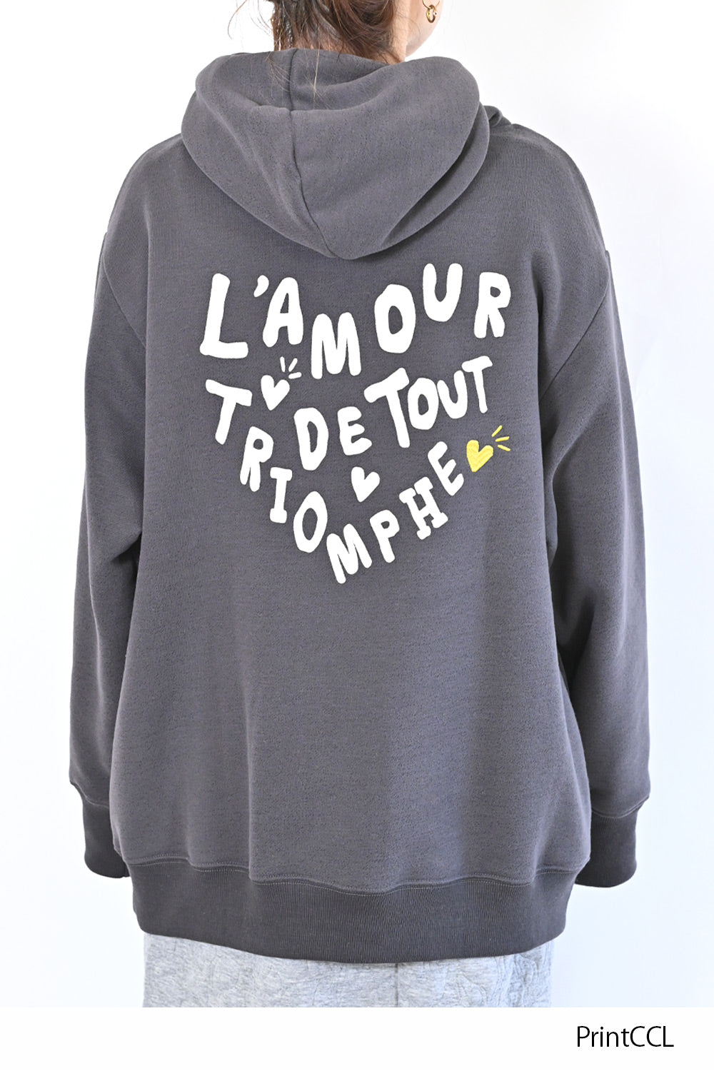 L'A MOUR 刺繍パーカー