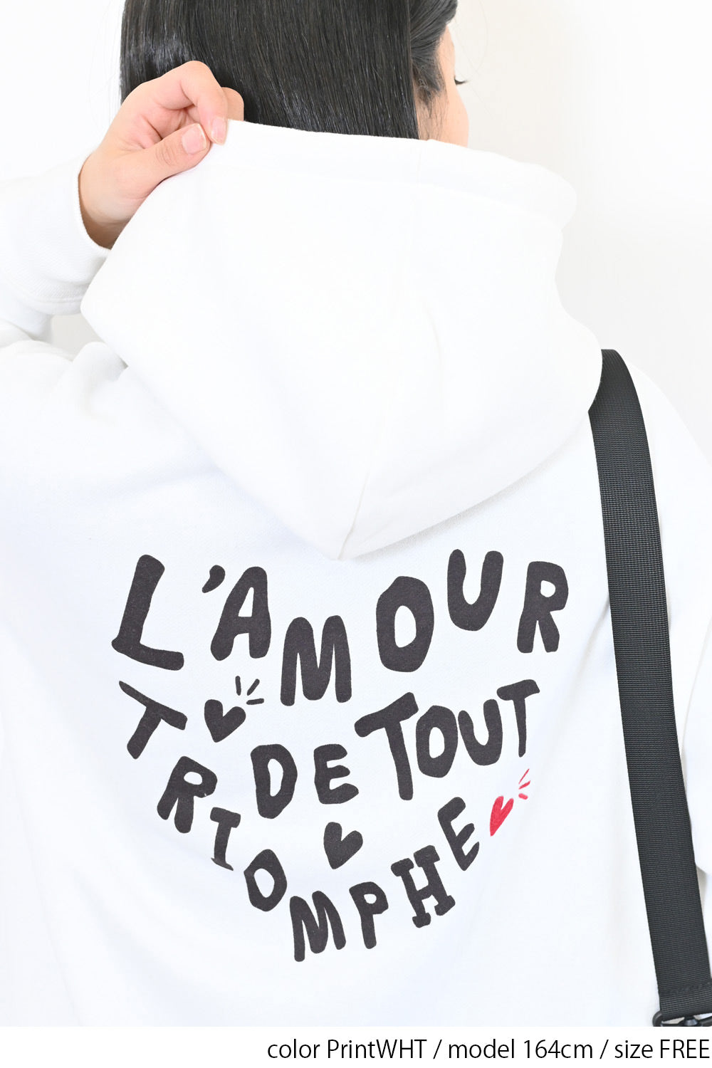 L'A MOUR 刺繍パーカー