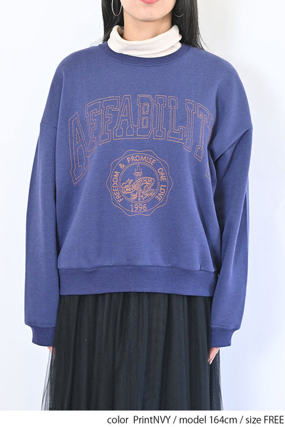 AFFABILITYカレッジ刺繍プルオーバー