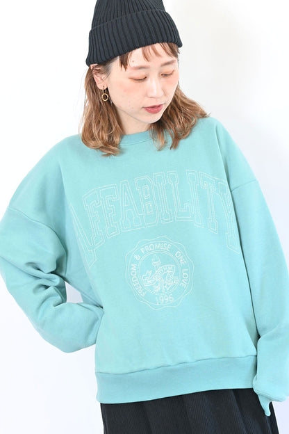 AFFABILITYカレッジ刺繍プルオーバー
