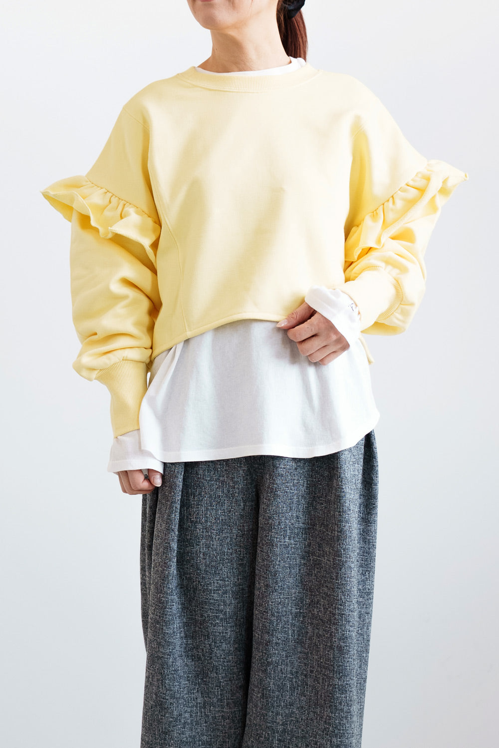 イレヘムフリルショルダーショートプルオーバー