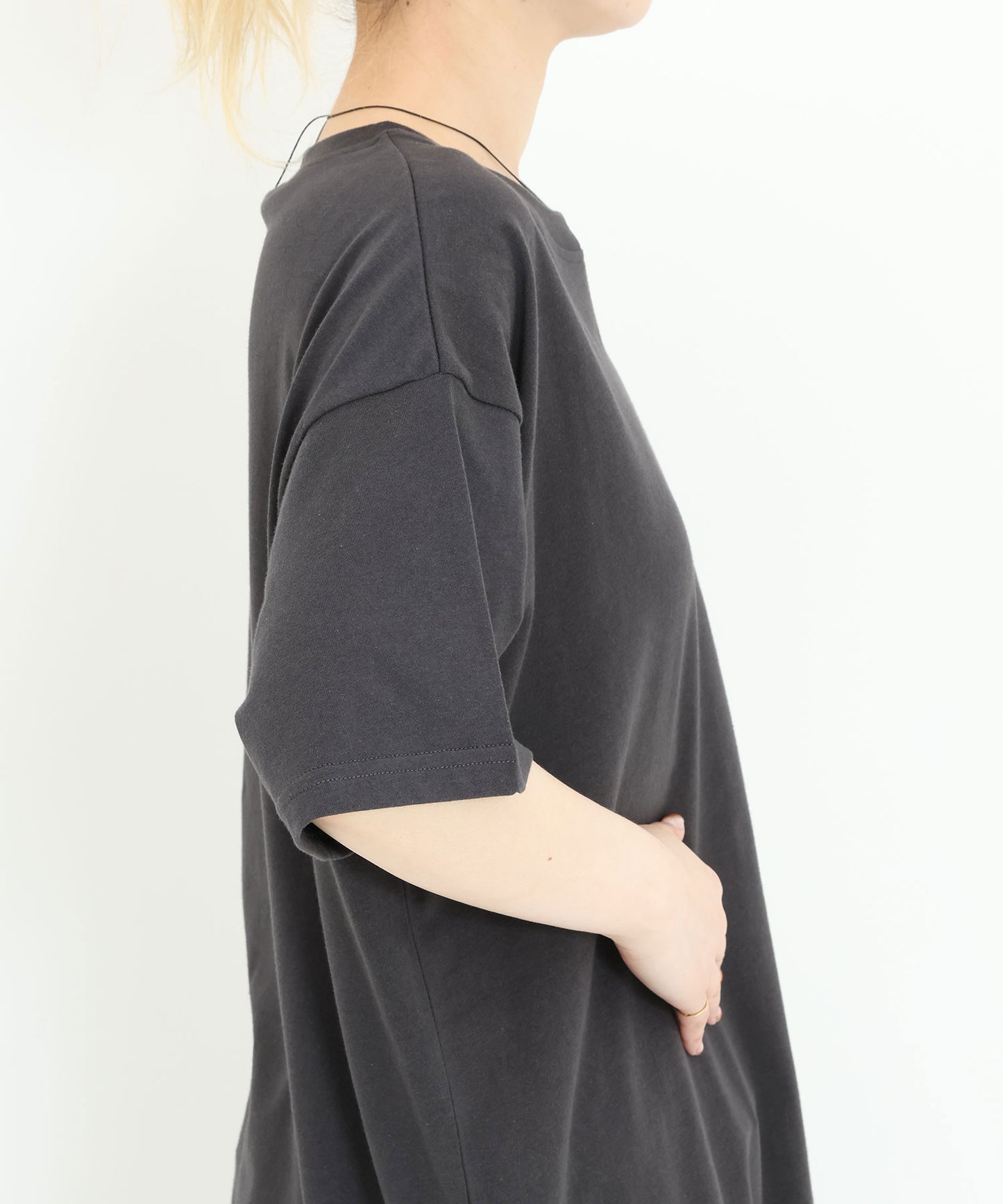 《7月15日発売》ロゴ刺繍Tee
