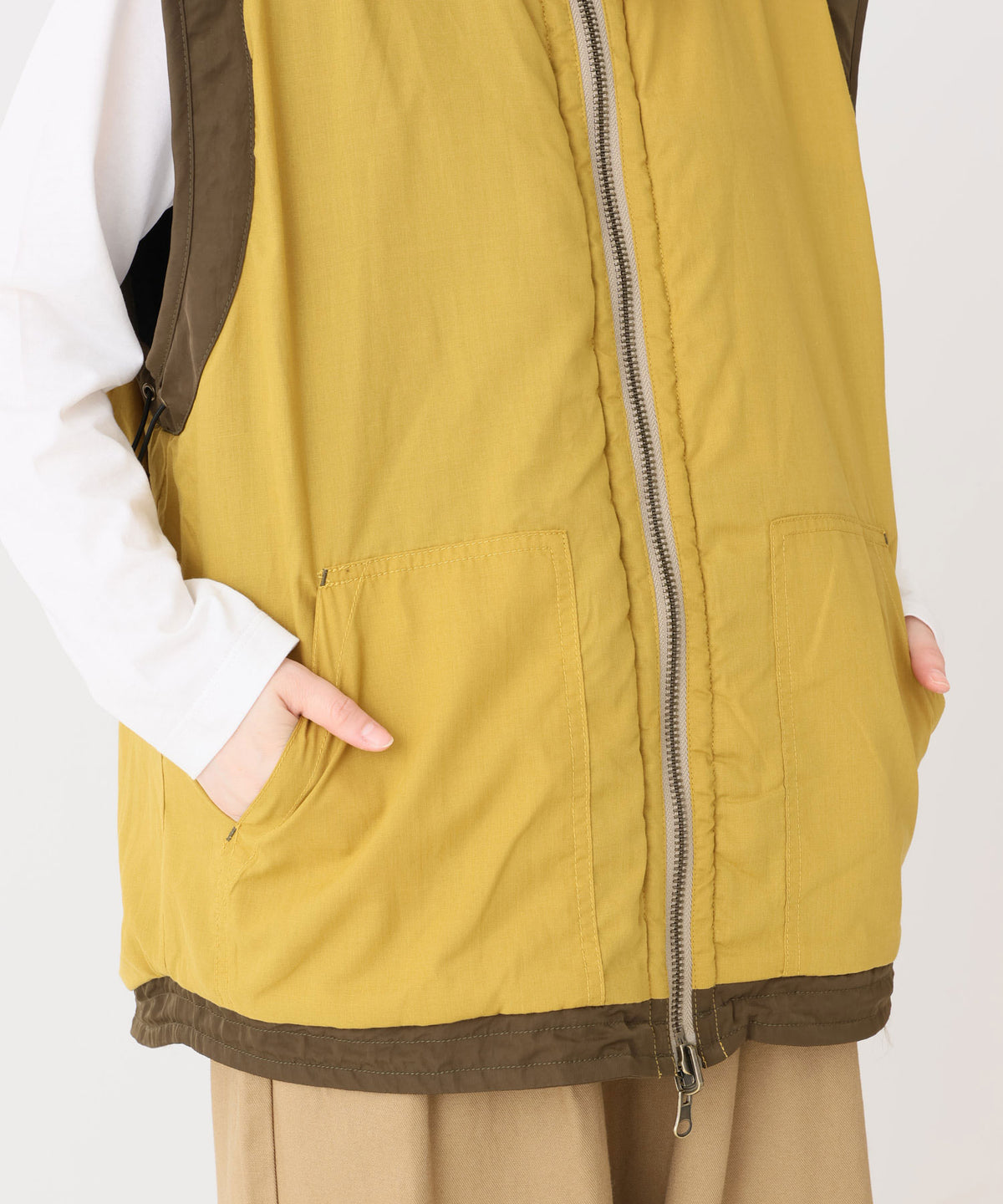 《近日発売》ボアリバーシブル切替ベスト