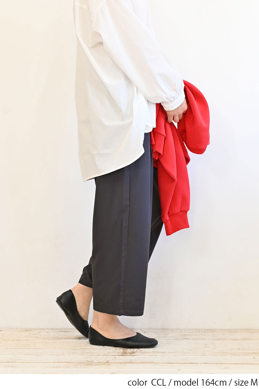 レーヨン混タックパンツ