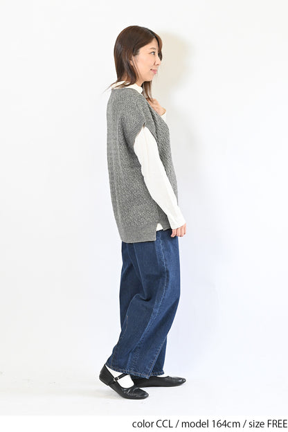 柄編みニットベスト