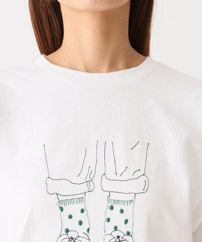 《近日発売》足元刺しゅうロンT