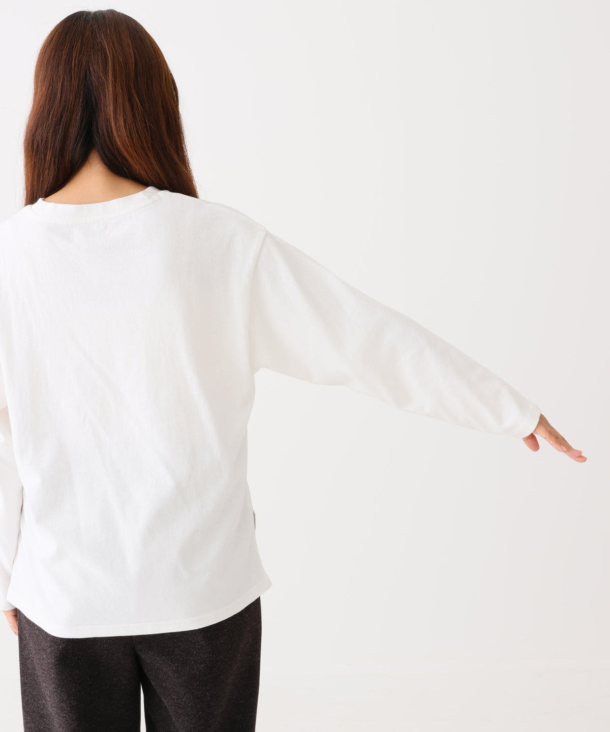 《近日発売》足元刺しゅうロンT