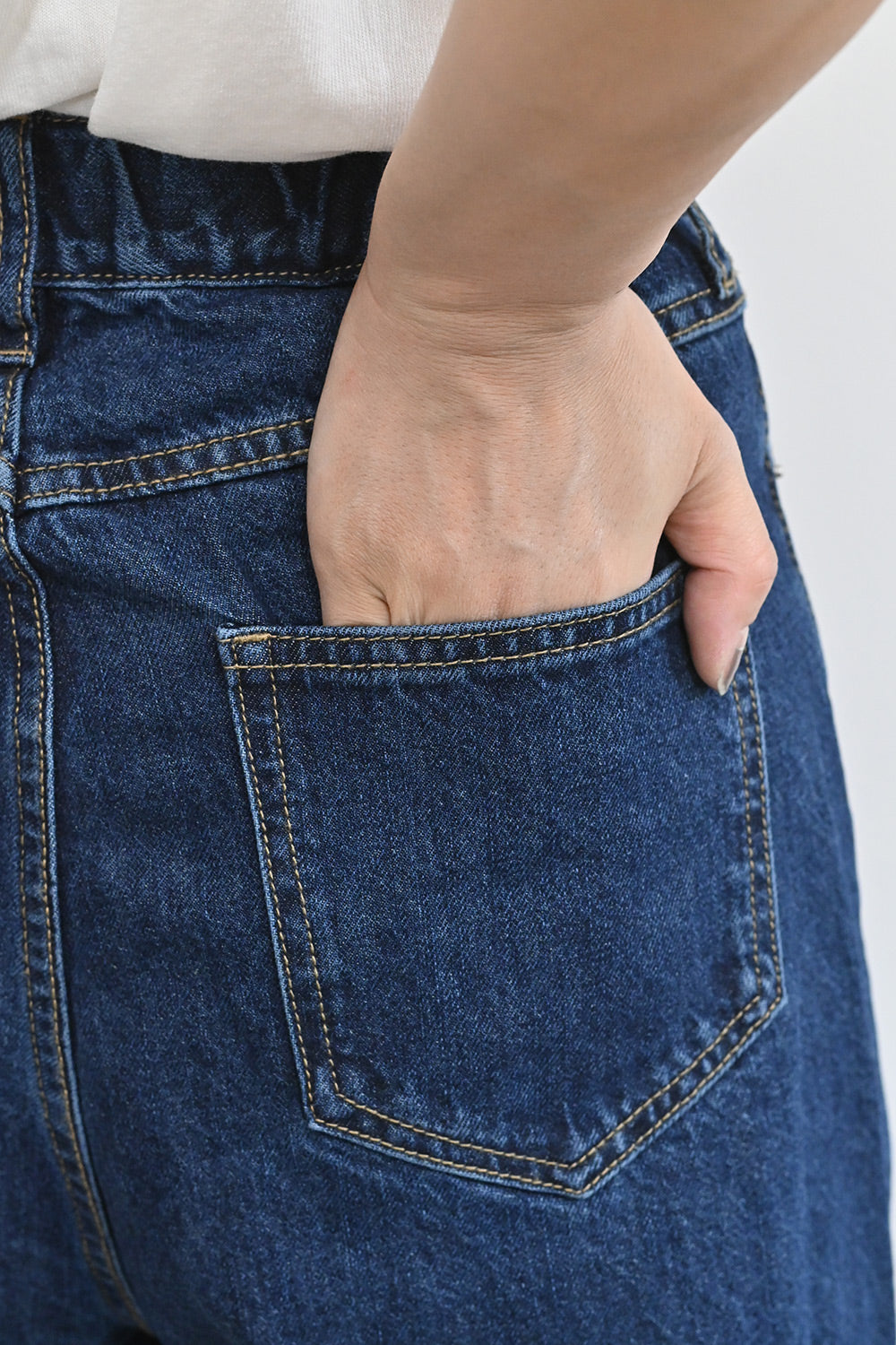イージーカーブデニムパンツ