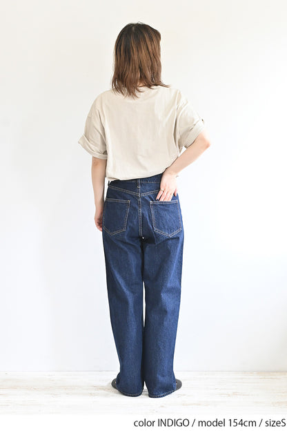 ストレートデニムパンツ