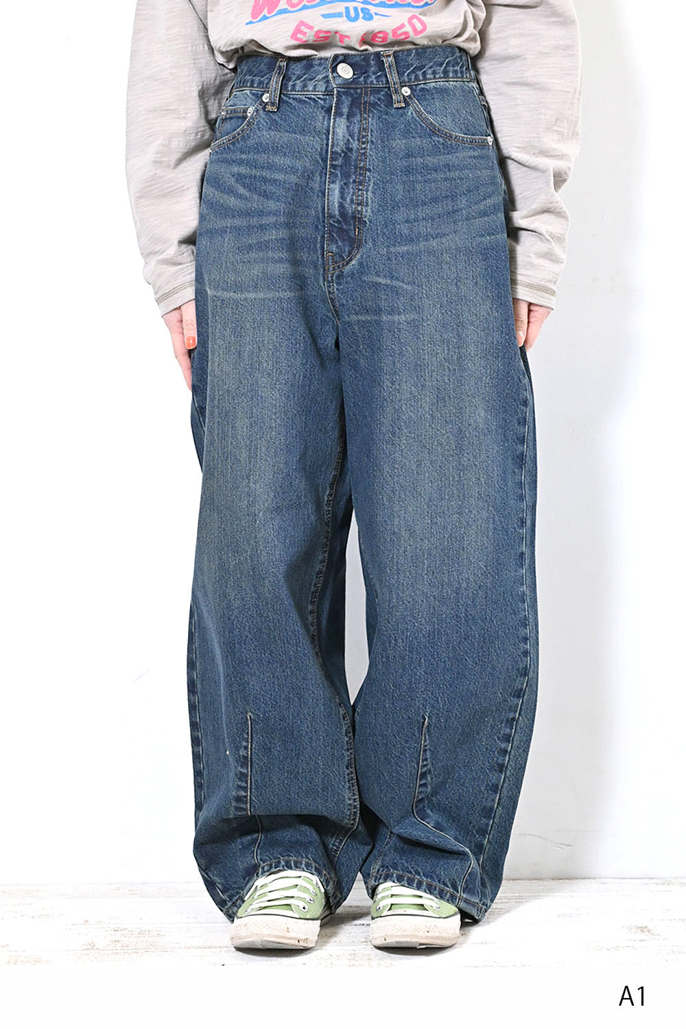 イージーカーブデニムパンツ
