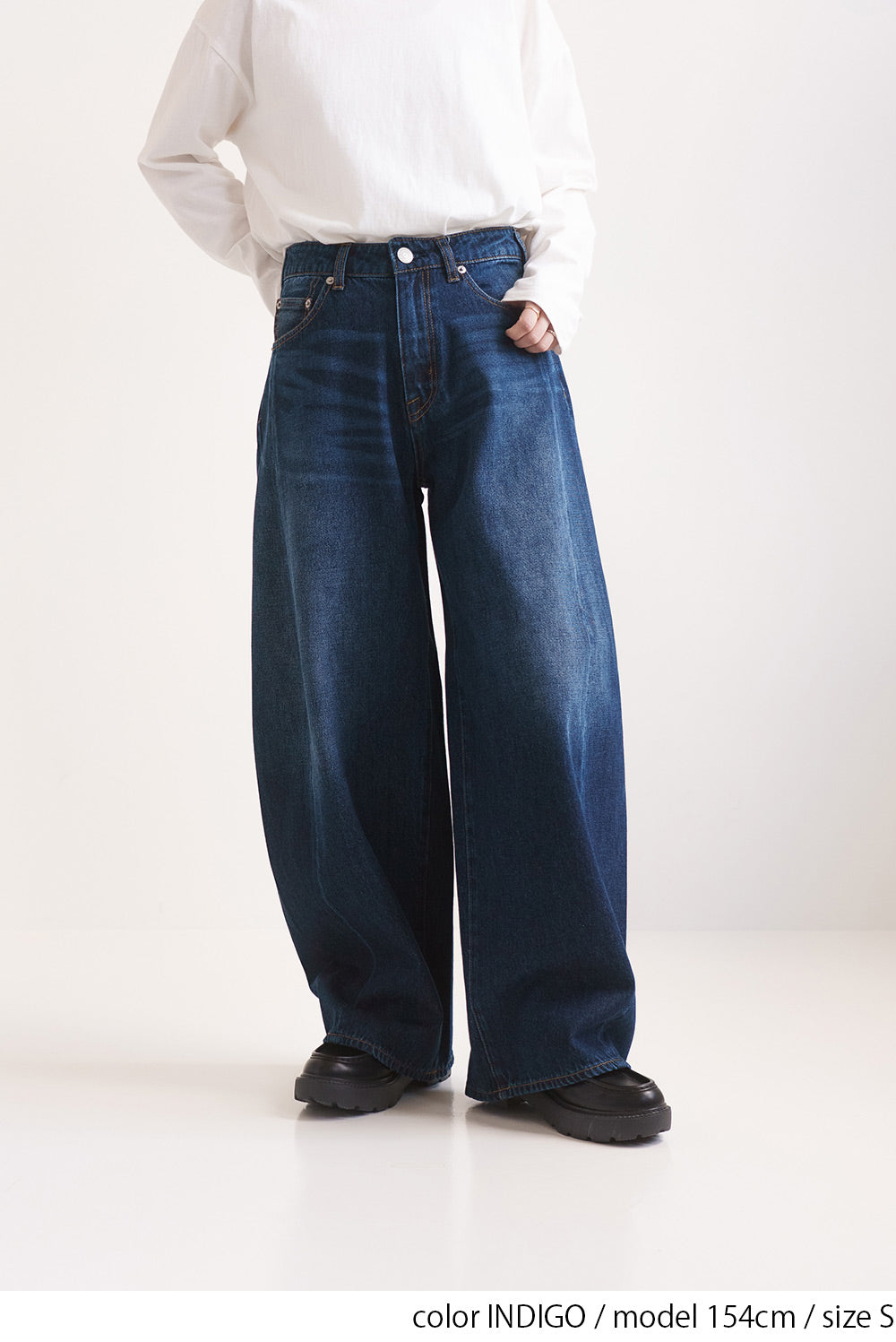ワイドバレルパンツ