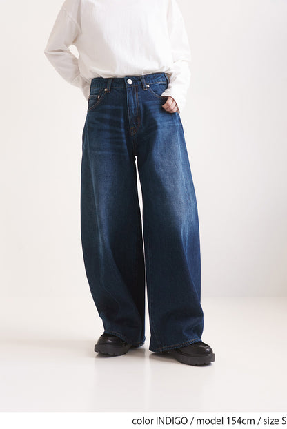 ワイドバレルパンツ