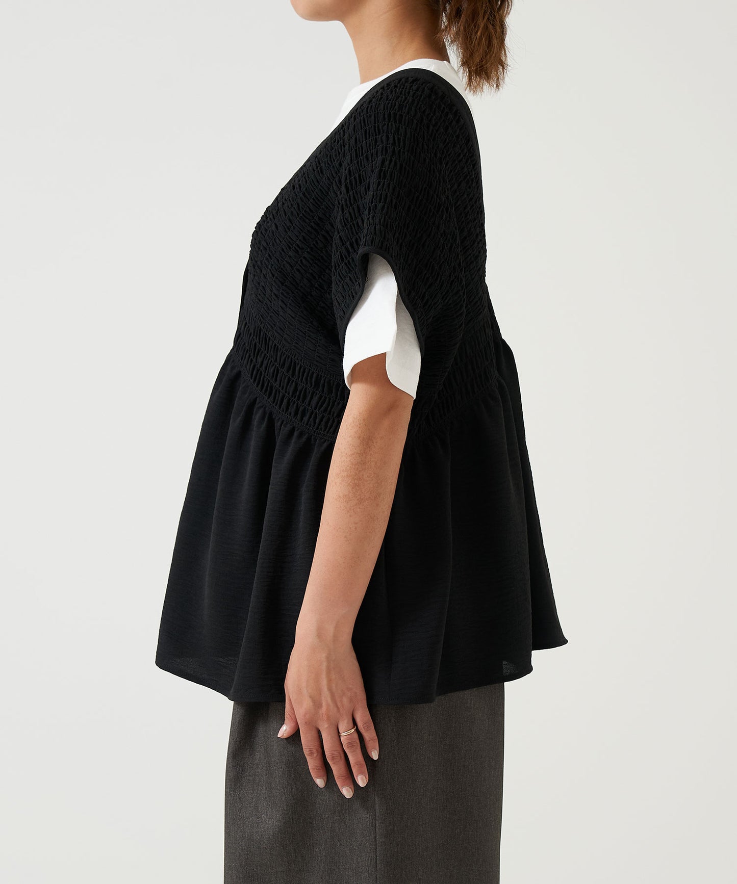《Coming soon》Shirred V-neck vest