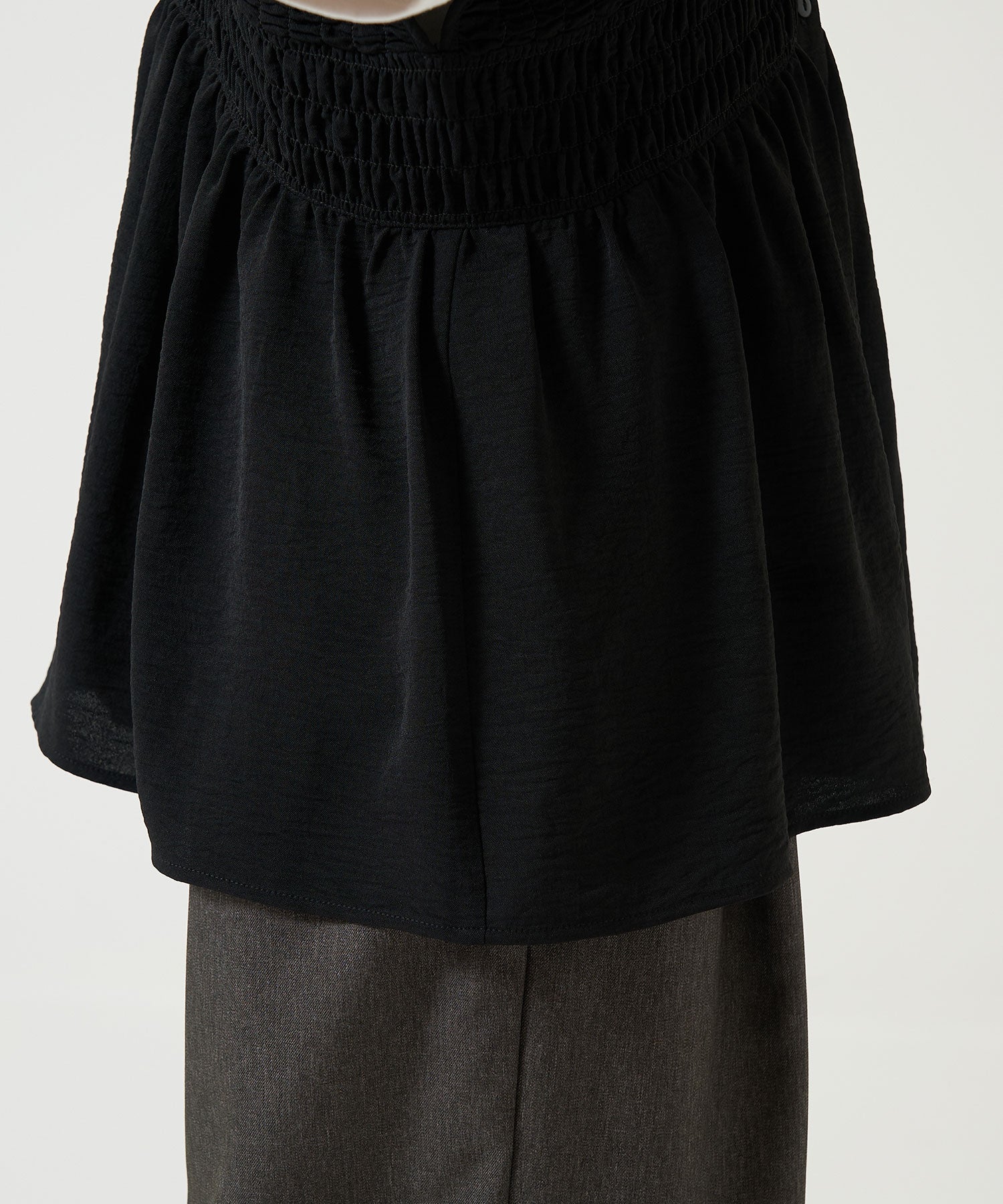 《Coming soon》Shirred V-neck vest