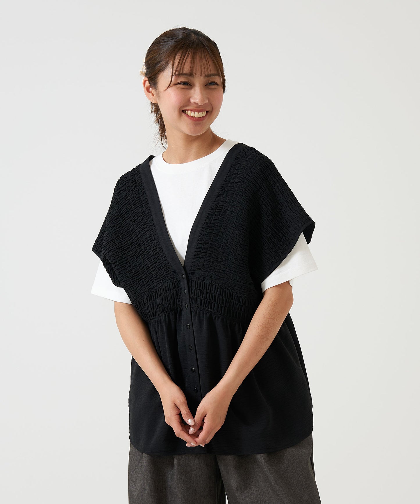 《Coming soon》Shirred V-neck vest