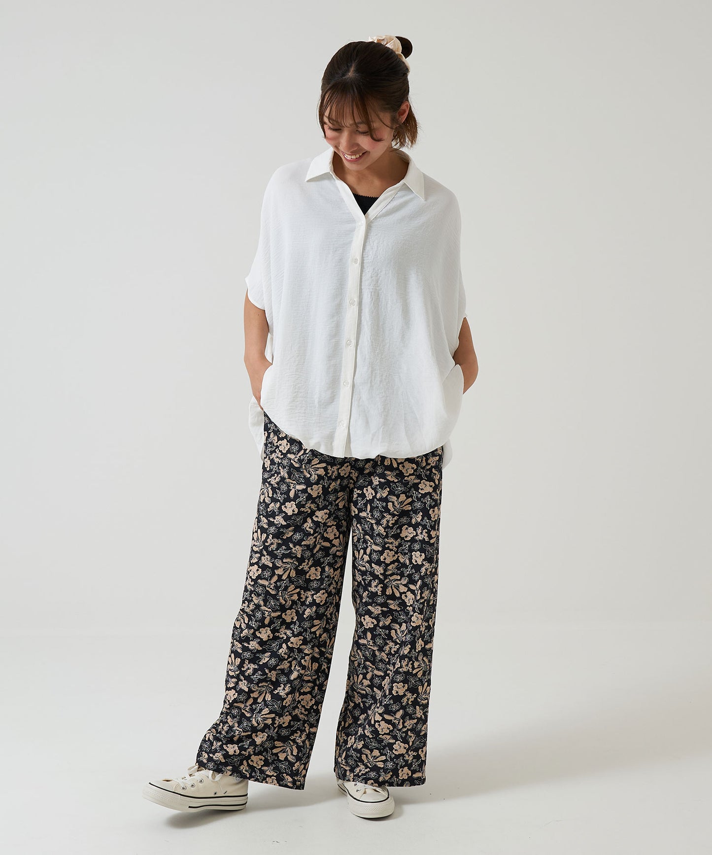 《Coming soon》Textured satin hem tuck front-open tunic