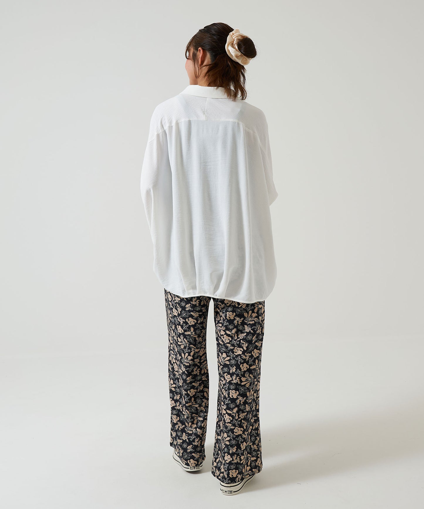 《Coming soon》Textured satin hem tuck front-open tunic