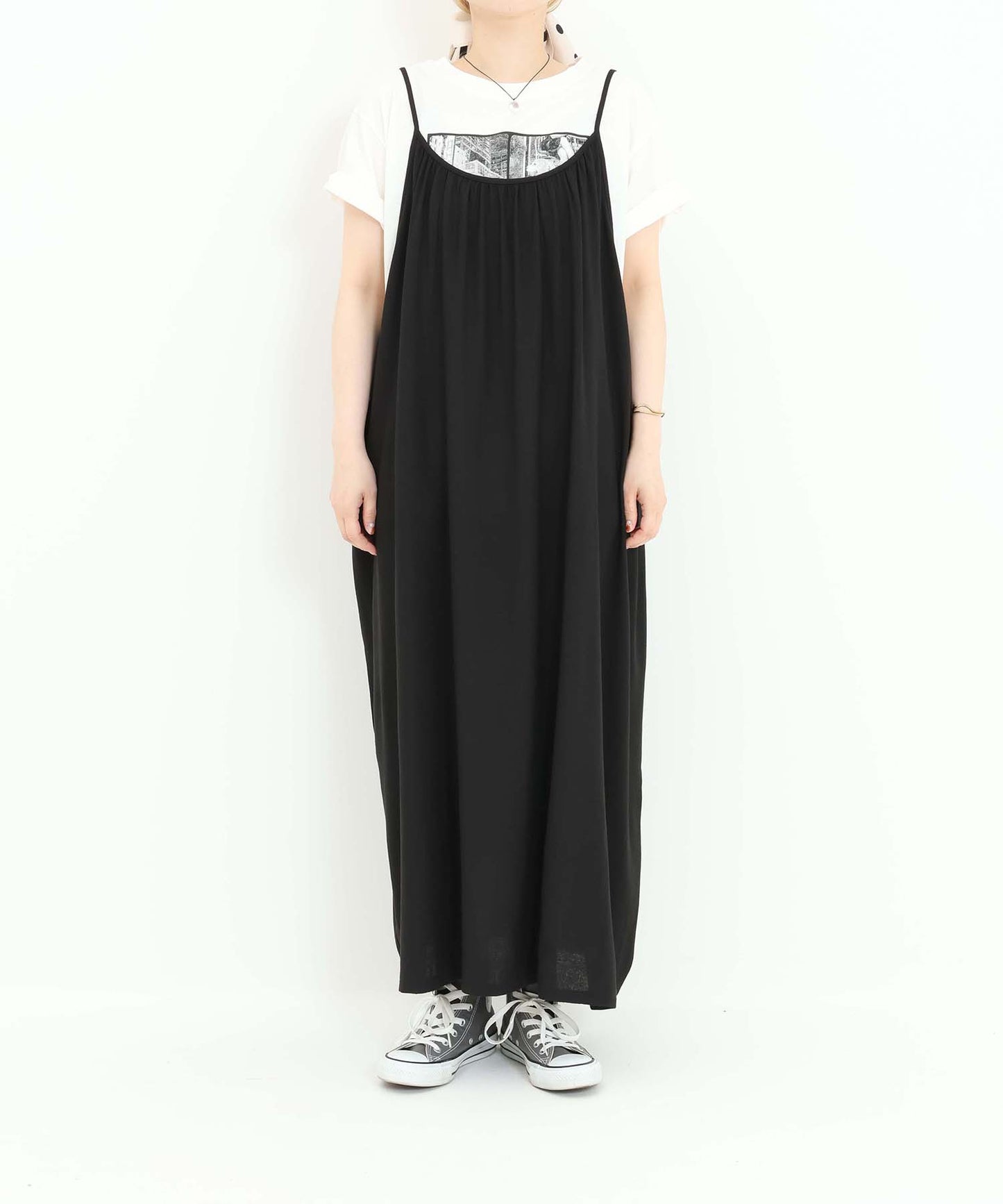 ブラック ※この画像が実物に最も近いお色味です。