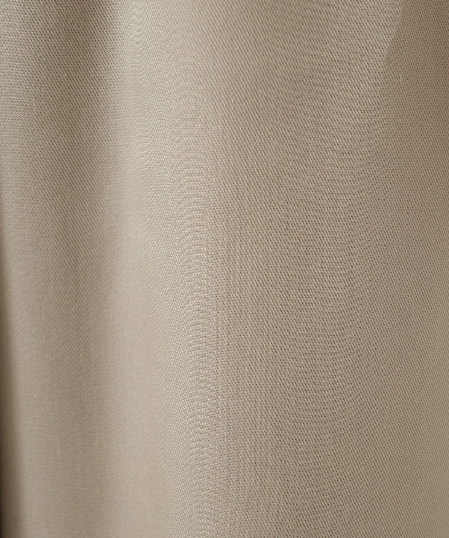 ベージュ