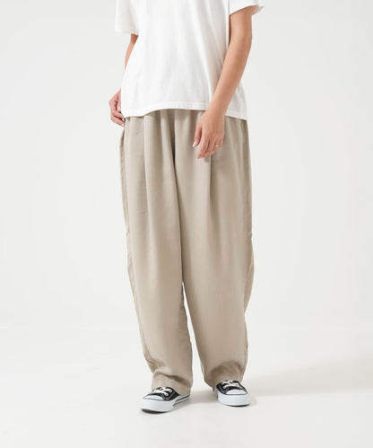 6ozカラーワイドテーパードパンツ