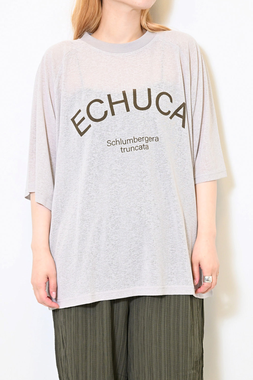 ≪SALE≫シアー梨地ロゴプルオーバー