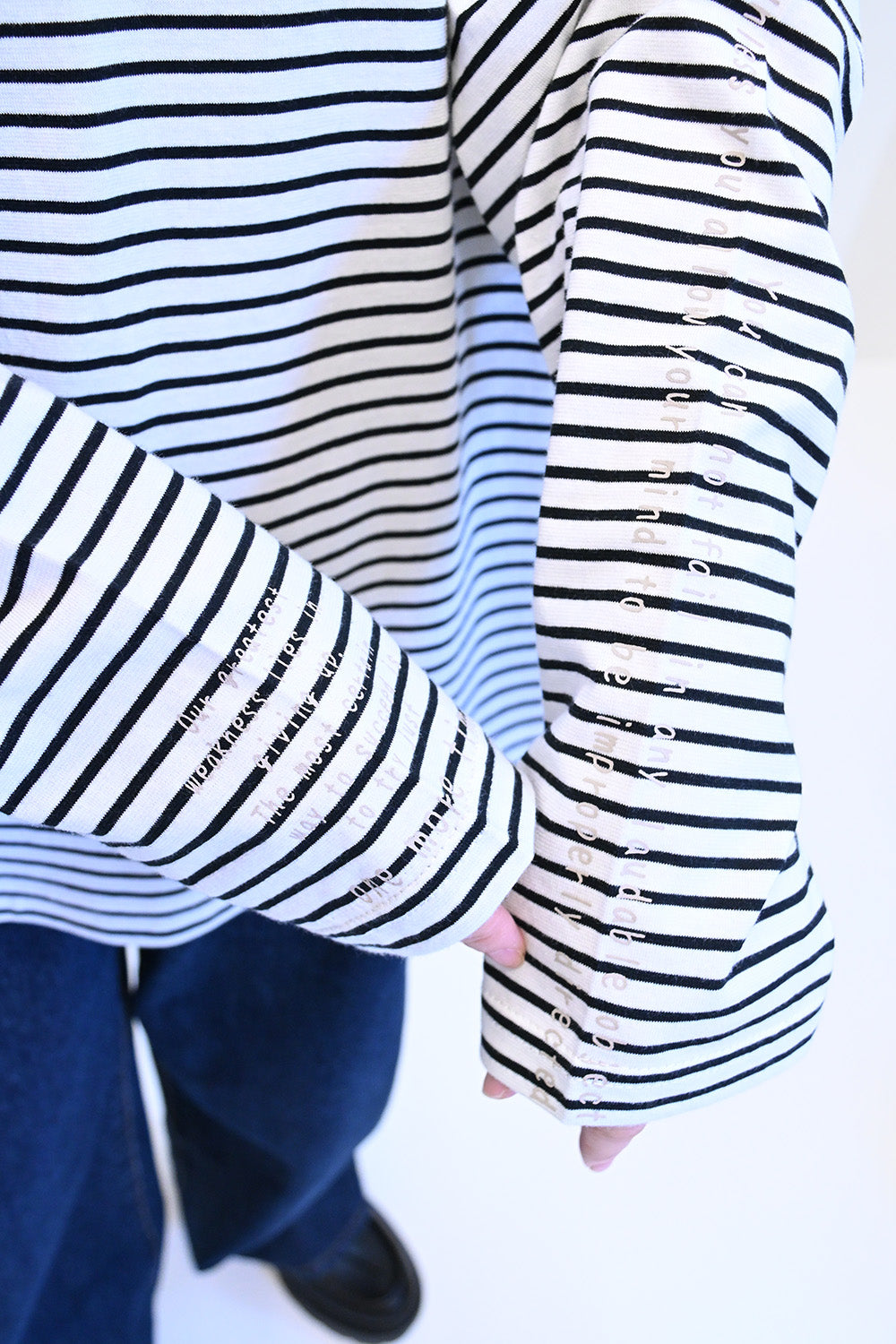 ≪SALE≫ Sleeve Logo Long Sleeve Tee