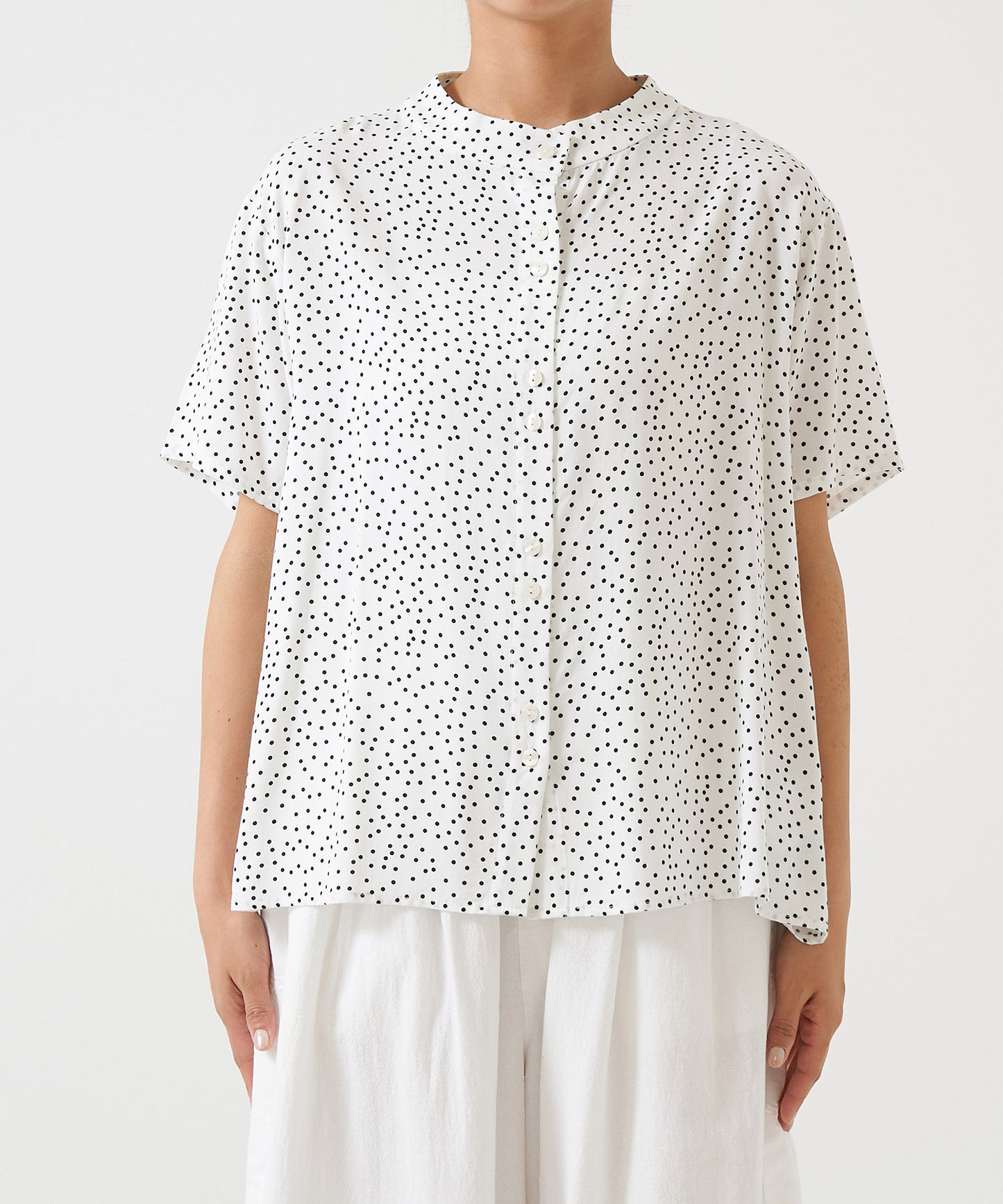 チビハイネックブラウス