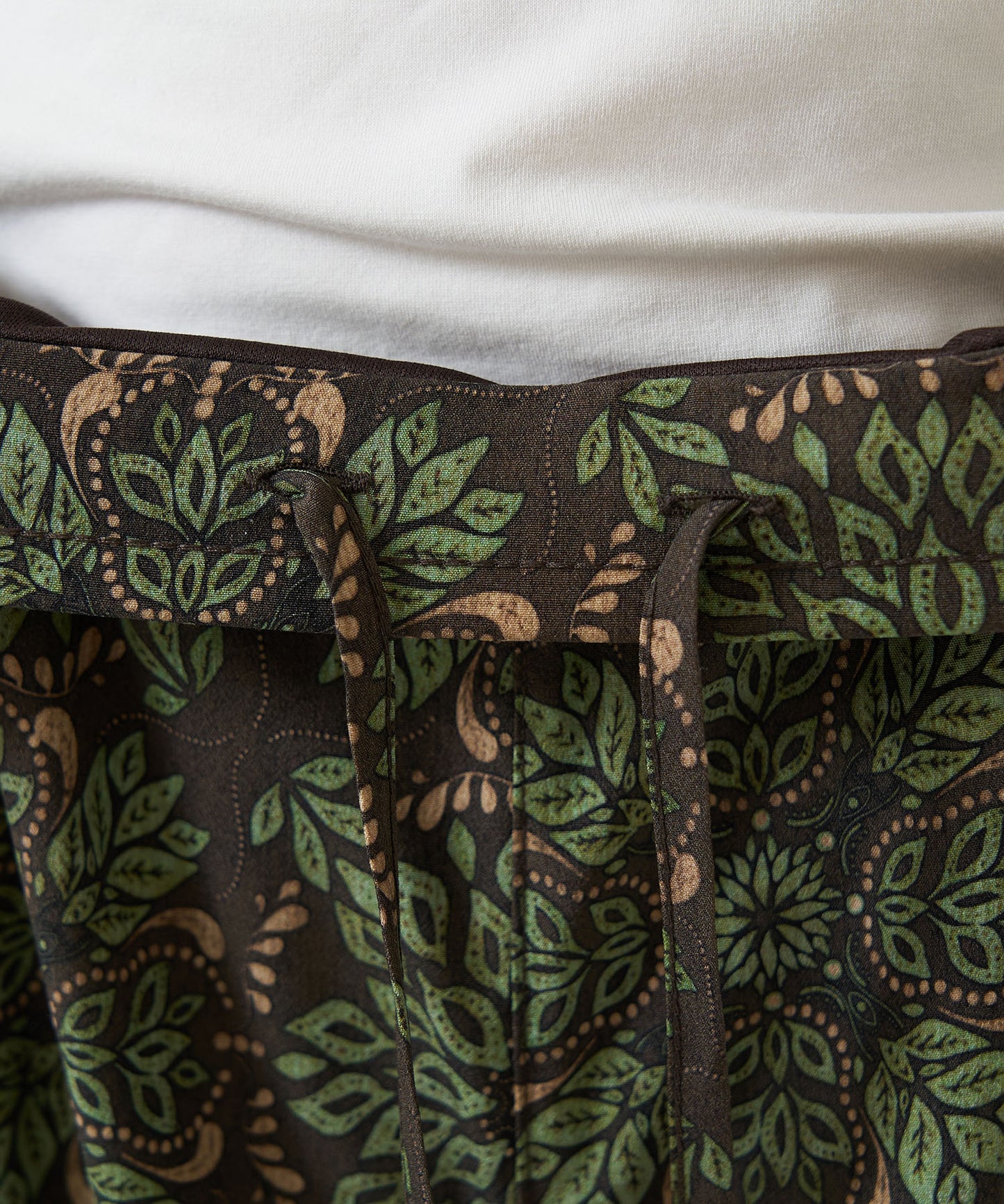 Easy Botanical Pattern Wide Pants