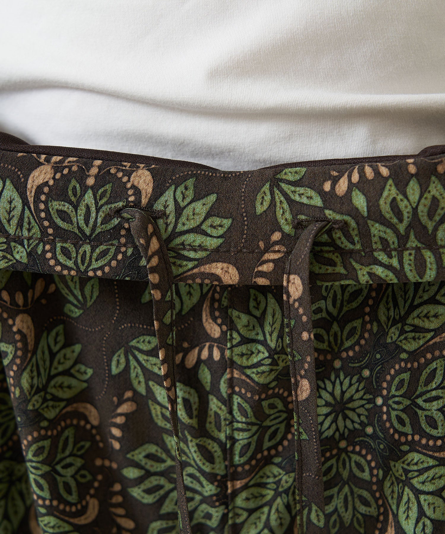 Easy Botanical Pattern Wide Pants