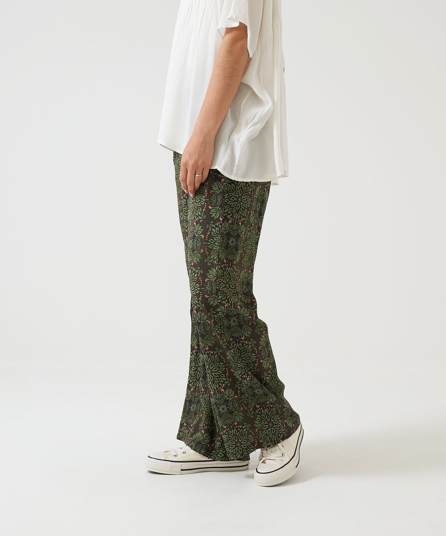 Easy Botanical Pattern Wide Pants