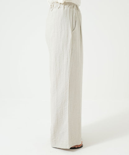 Tuck pants with belt