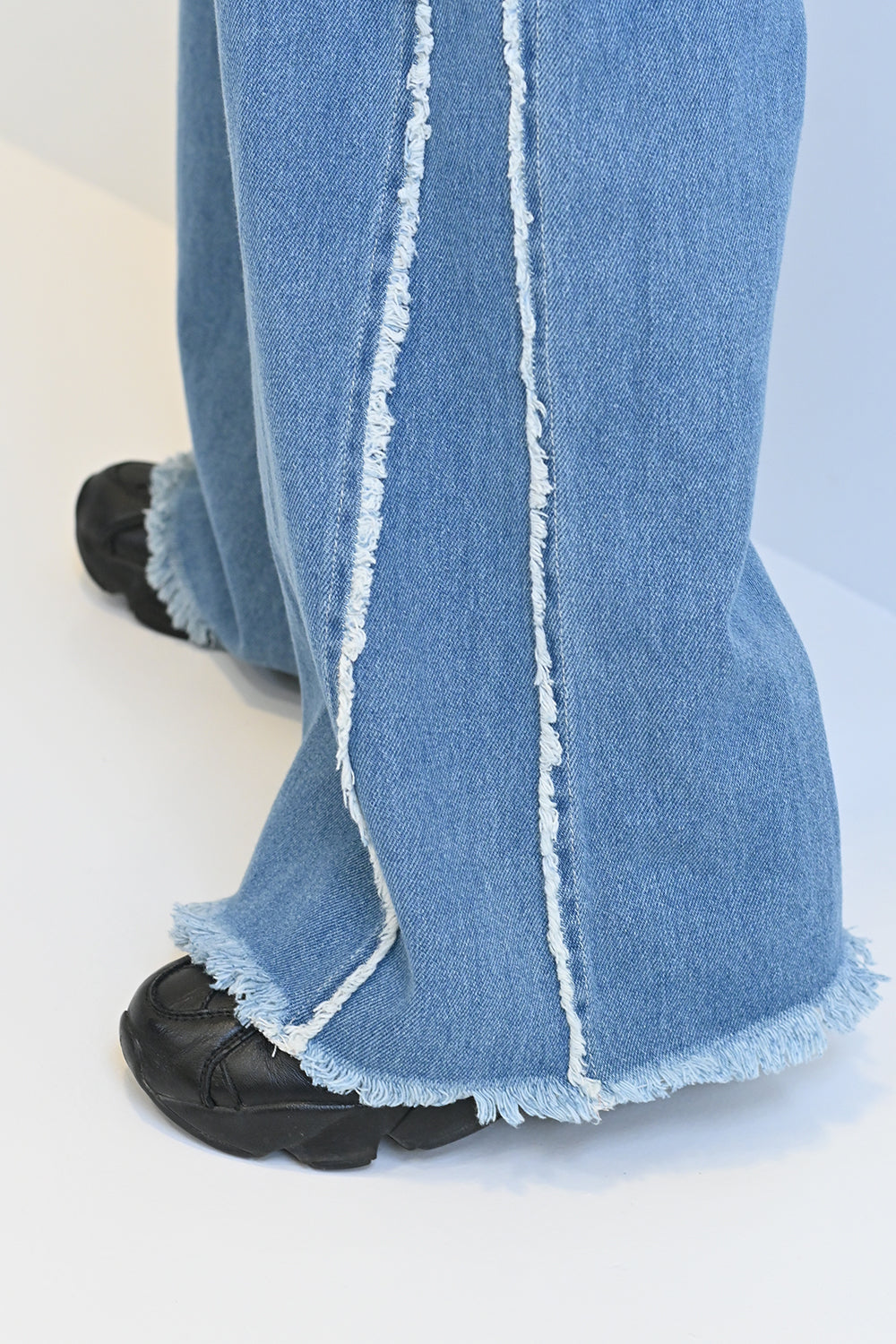 サイドフリンジデニムパンツ