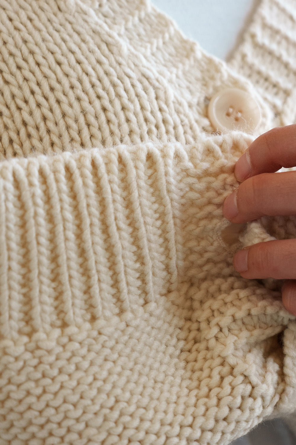 ≪SALE≫Roving Knit V-Neck Cardigan