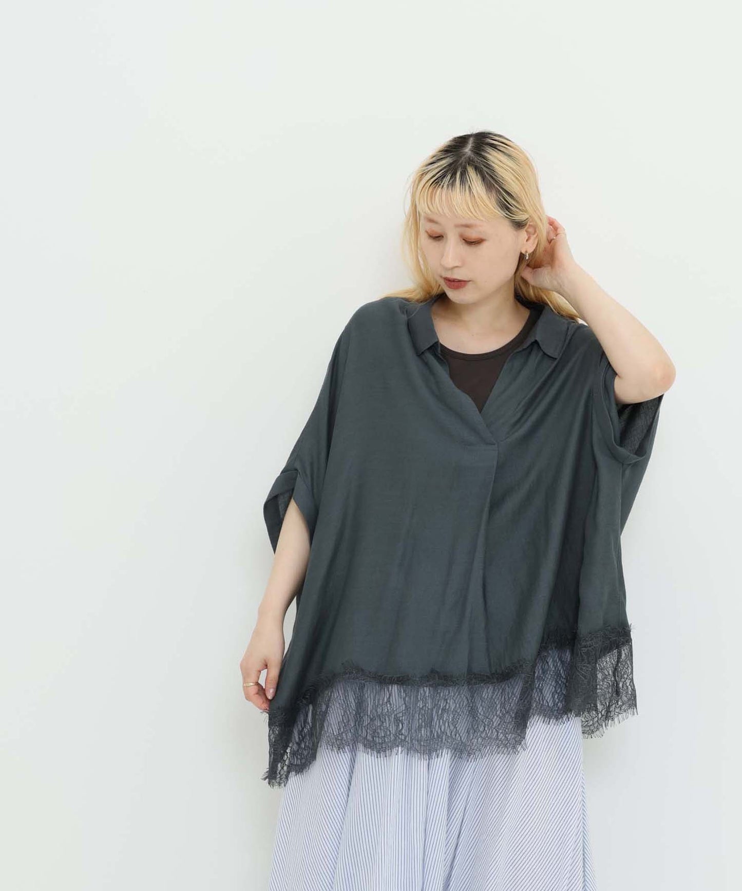 《7月3日入荷予定》裾レーススキッパーブラウス