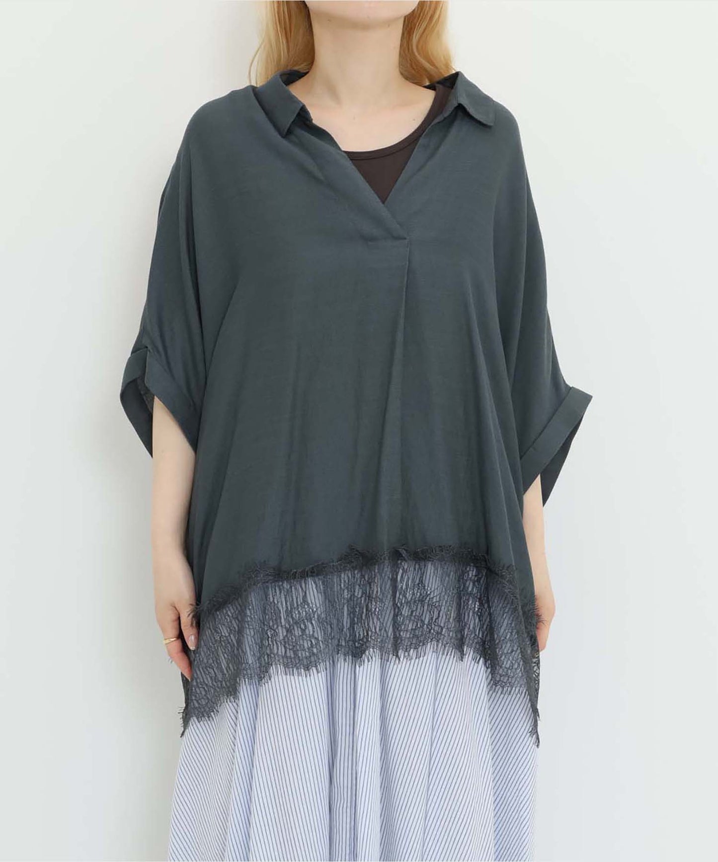 《7月3日入荷予定》裾レーススキッパーブラウス