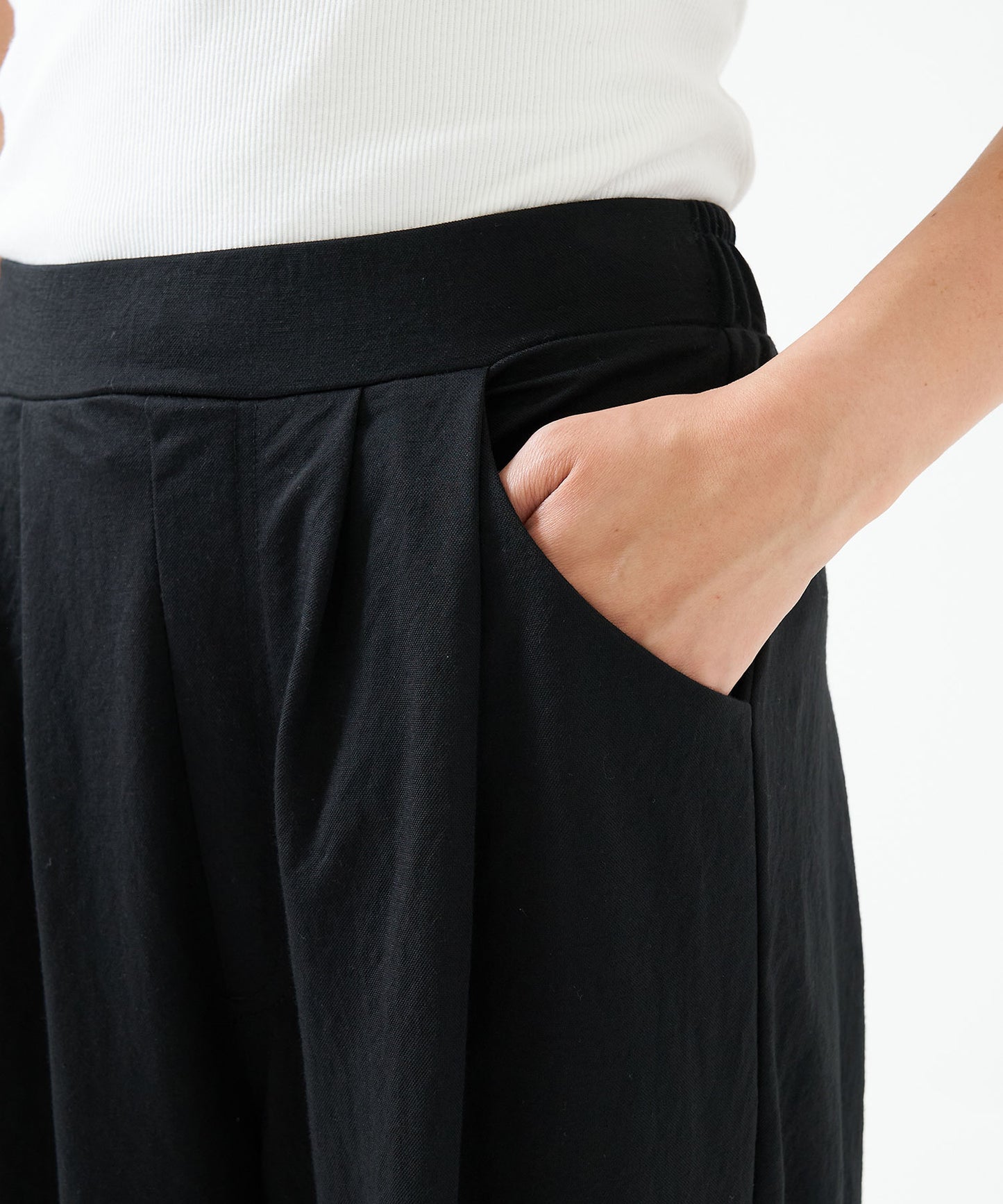 《Scheduled for April 24 Arrival》R/N Pique Tuck Wide Curve Pants