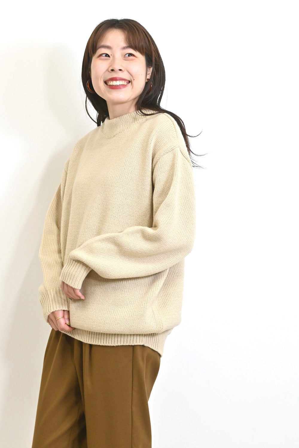 すっきりネックニットプルオーバー