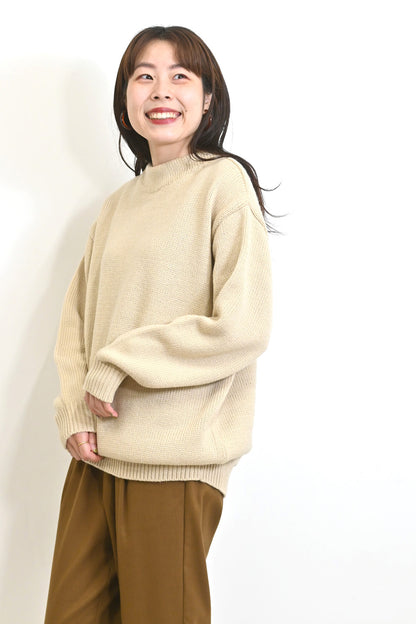 すっきりネックニットプルオーバー