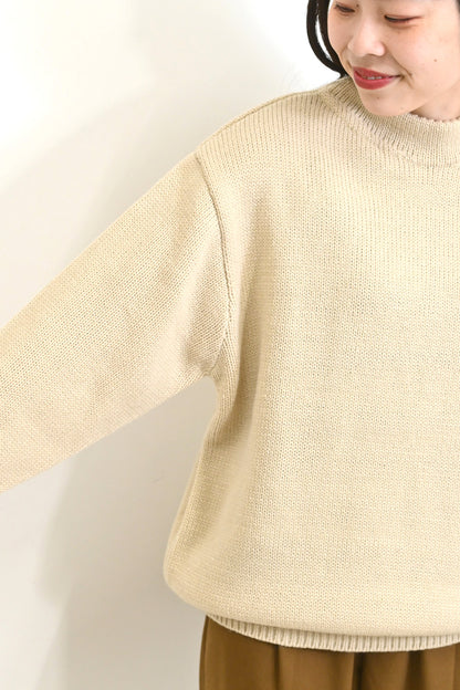 すっきりネックニットプルオーバー