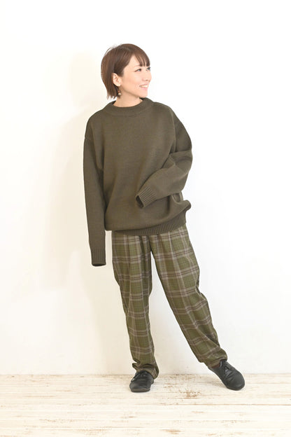 すっきりネックニットプルオーバー