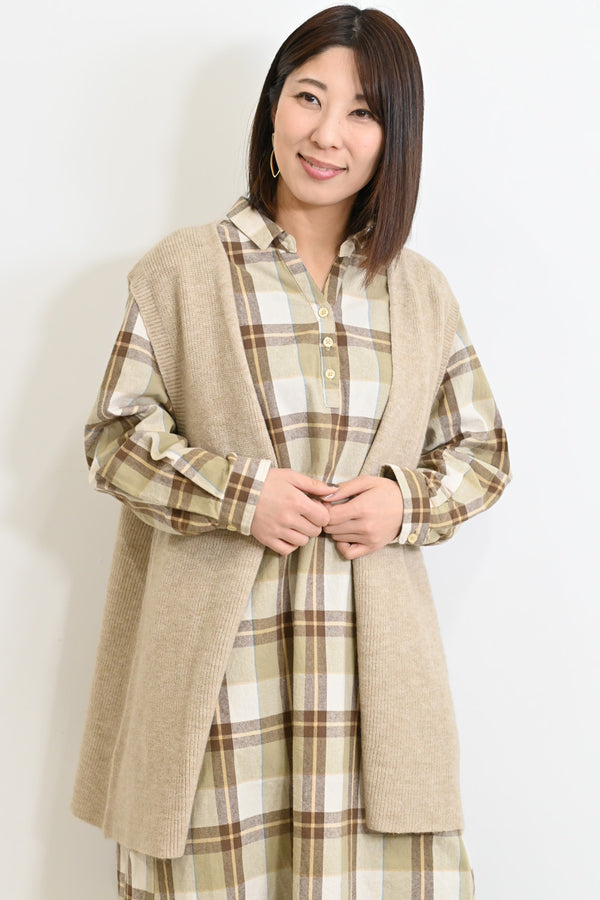 片畦ニットジレ