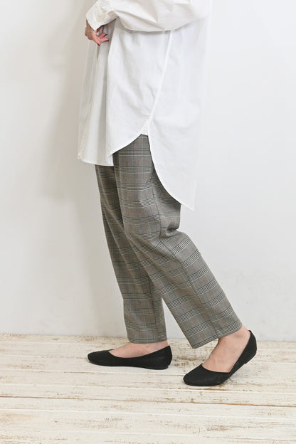 イージータックパンツ