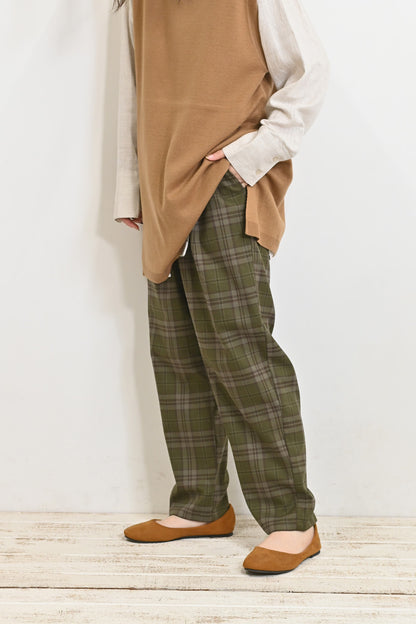 イージータックパンツ